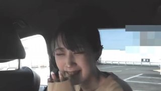 打开车窗玩车震还在小穴上涂风油精,小美女痛不欲生哭着在车上打滚，操到连妈都不认识